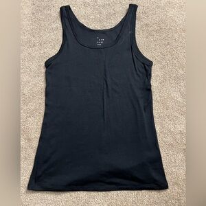 Target Women's Black Slim Fit Tank Top (Size Medium)